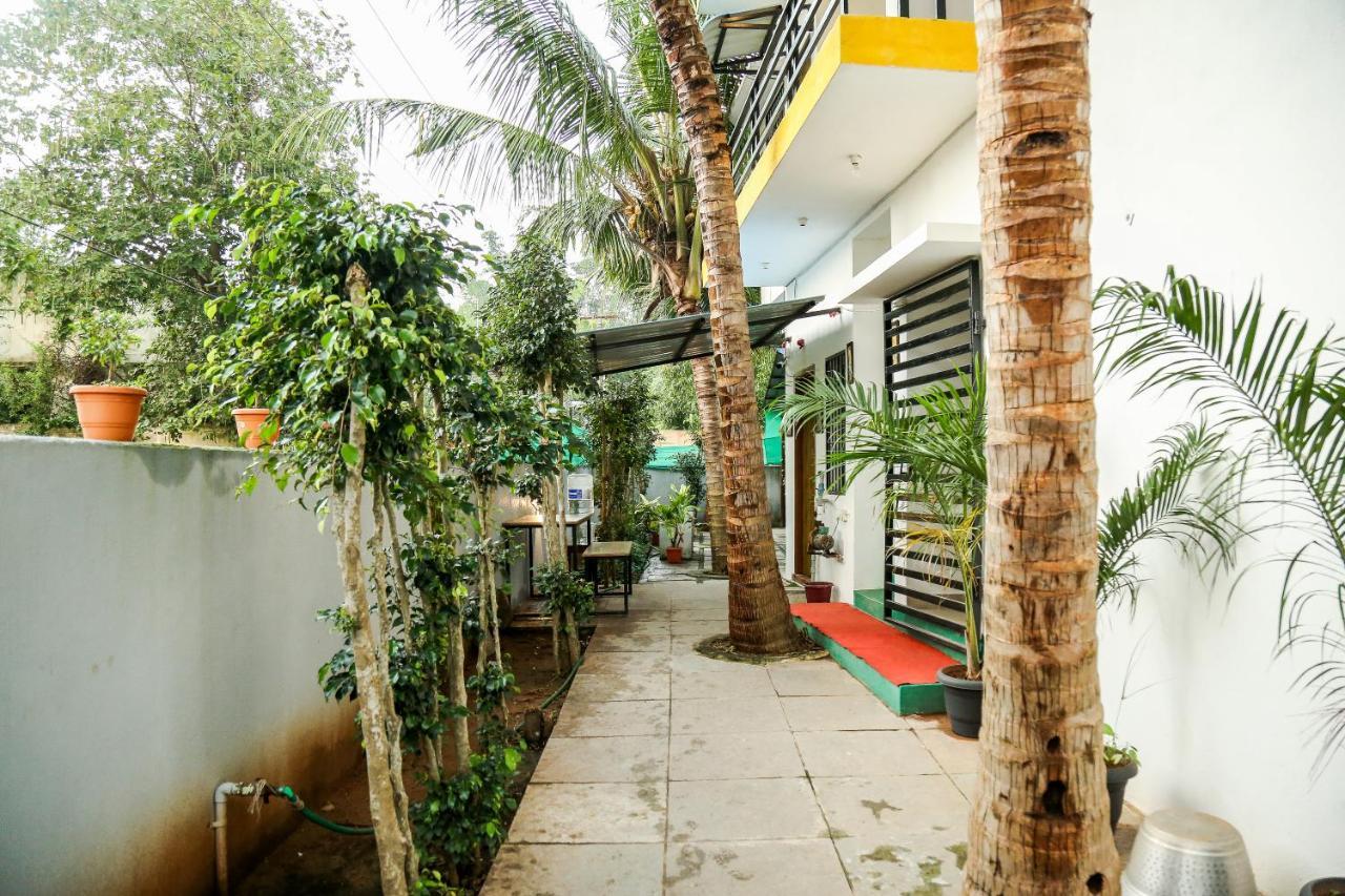 Hotel The Club House- Swimming Pool That'S Better Than The Beach à Pondichéry Extérieur photo