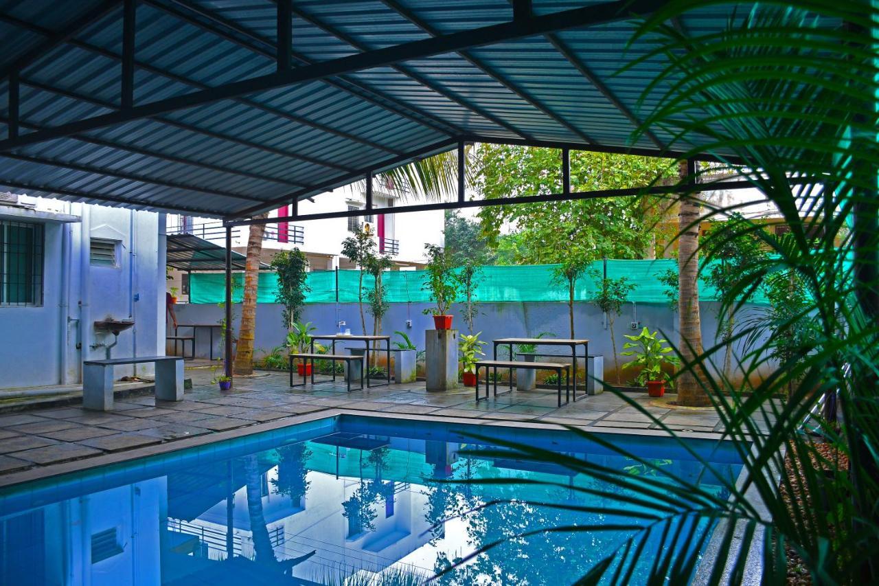 Hotel The Club House- Swimming Pool That'S Better Than The Beach à Pondichéry Extérieur photo