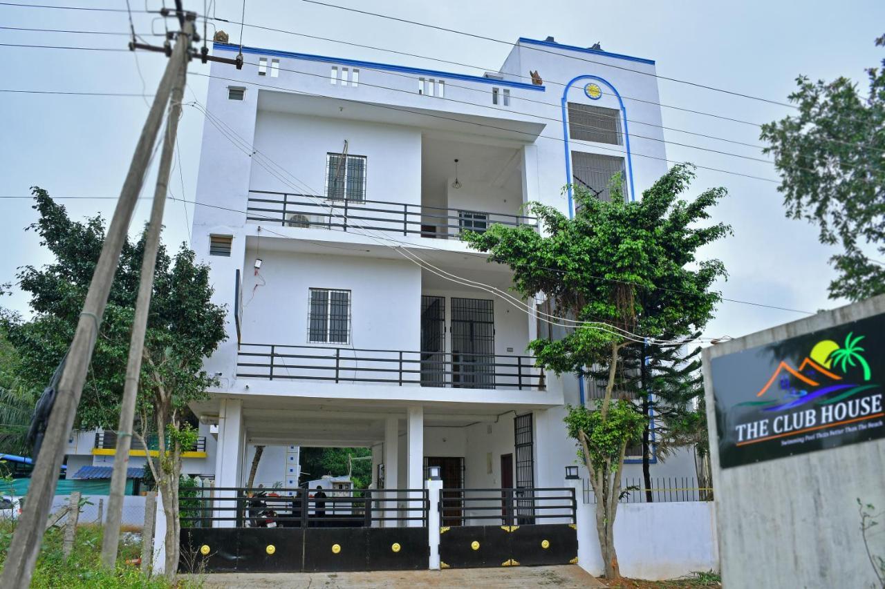 Hotel The Club House- Swimming Pool That'S Better Than The Beach à Pondichéry Extérieur photo