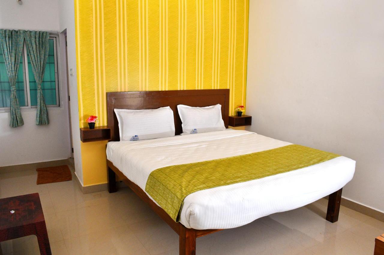 Hotel The Club House- Swimming Pool That'S Better Than The Beach à Pondichéry Extérieur photo