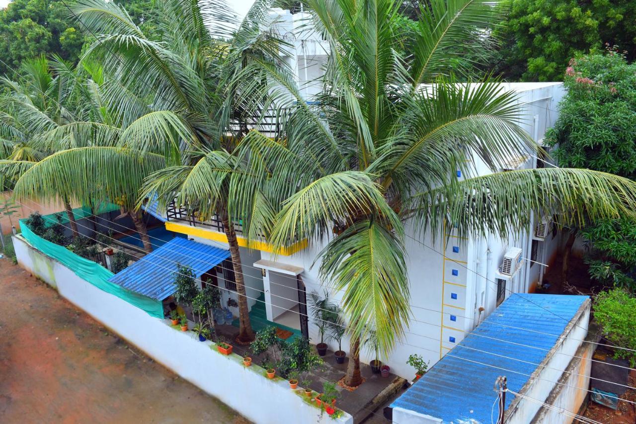 Hotel The Club House- Swimming Pool That'S Better Than The Beach à Pondichéry Extérieur photo